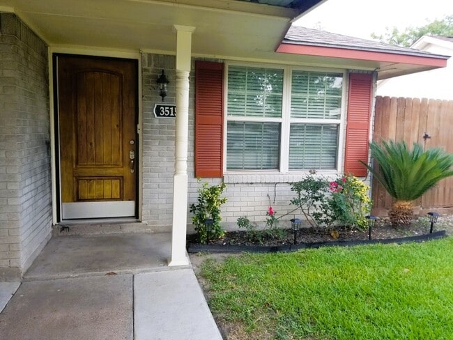 Photo - 3515 Castledale Dr