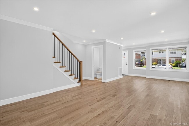 Photo - 42 Linwood Rd N