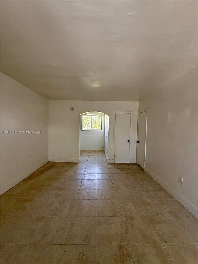 Photo - 5305 Biscayne Blvd Unit 208