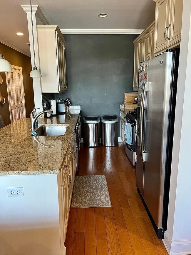 Photo - 2352 W Byron St Unit 301