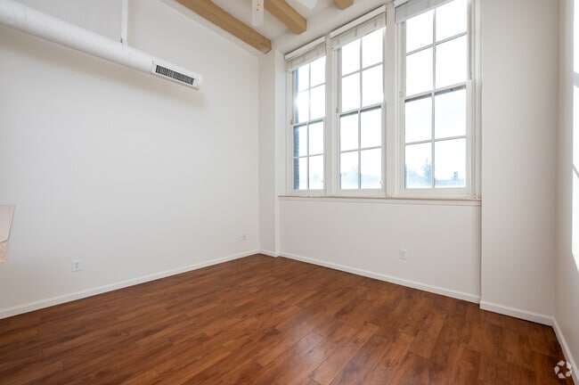 2BR, 2BA - 1,100SF - Living Room - 1010 Central