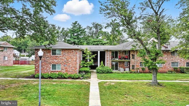 Building Photo - 206 Victor Pkwy Unit 206F Rental
