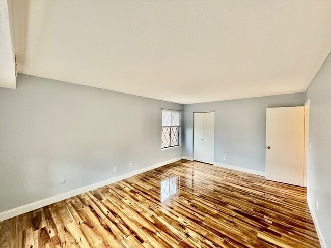 Photo - 4700 N Main St Unit 3E