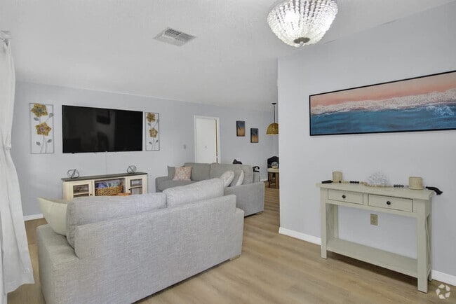 Building Photo - 1045 N Cres Dr Rental