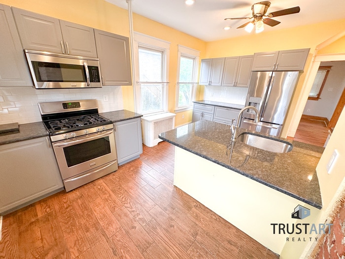 4 Bedroom house in Foxchase area of North ... - 4 Bedroom house in Foxchase area of North ...