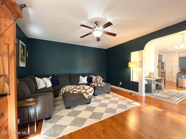 Photo - 1105 Whitney Dr