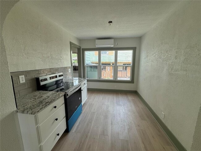 Photo - 535 14th Ave S