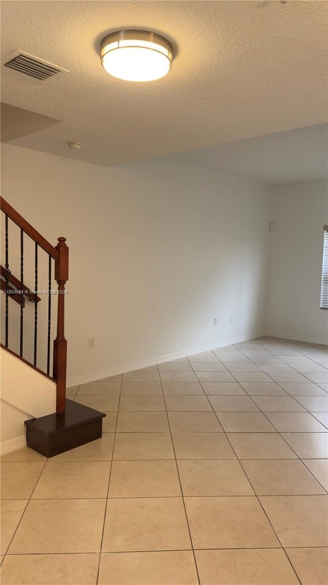 Photo - 924 SW 143rd Ter