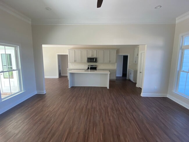 127 Chapel Ct