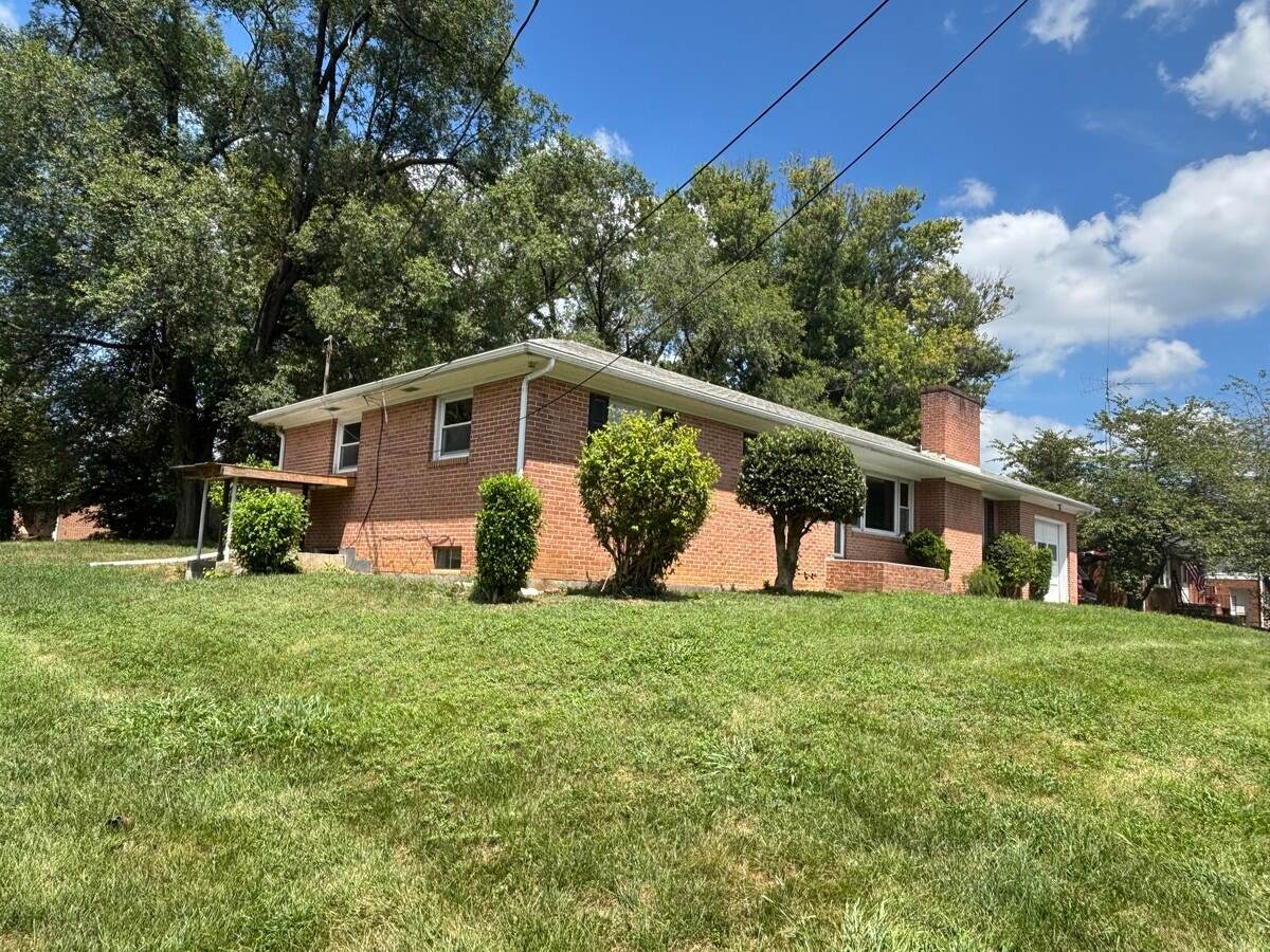 Photo - 142 Tammy Ln