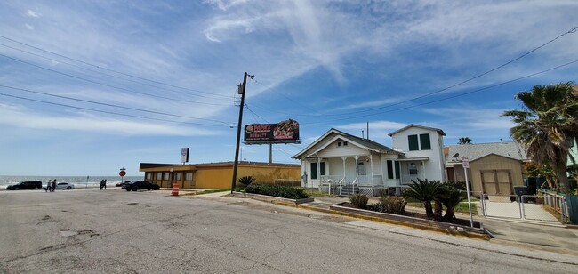 Photo - 2411 30th St