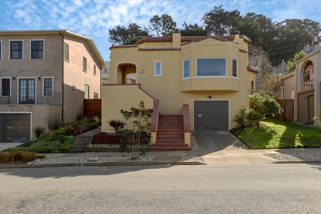 Building Photo - 175 Vasquez Ave