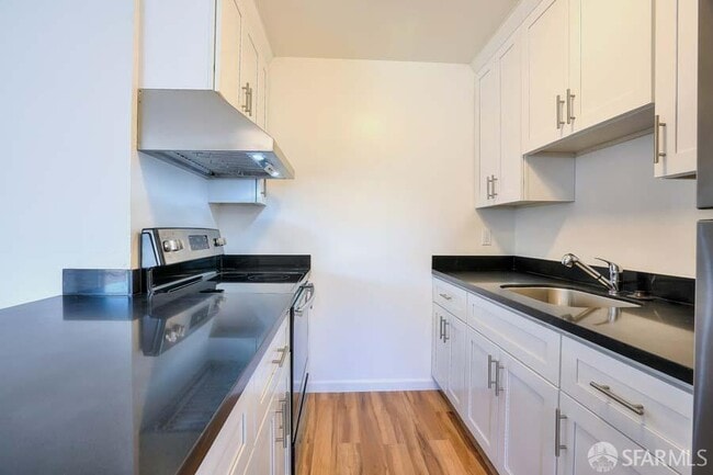 Photo - 46728 Crawford St