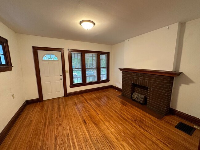 Photo - E Tompkins Ave 178-180 JLS Unit 180