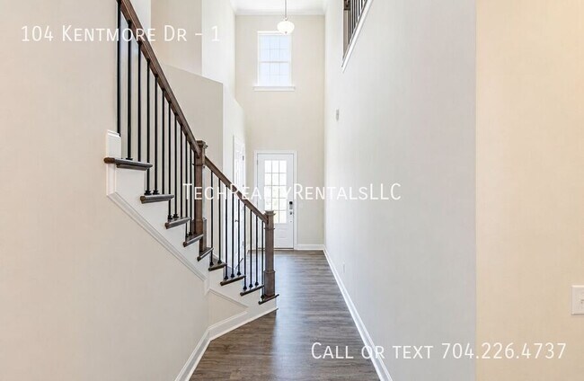 Photo - 104 Kentmore Dr