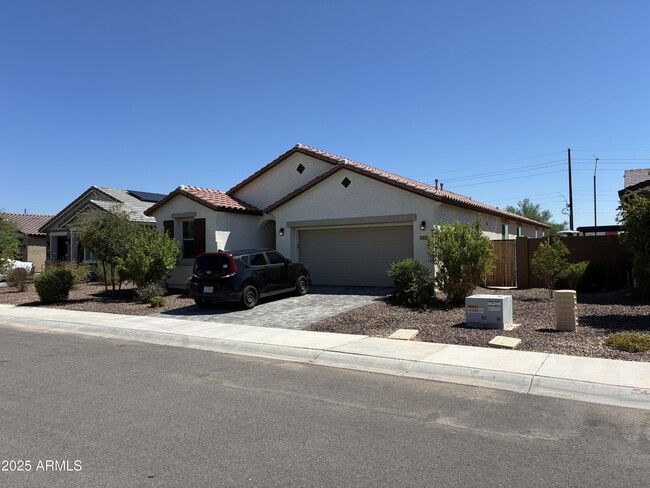 Photo - 813 S 107th Dr