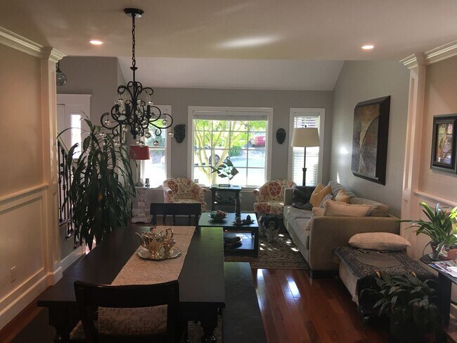 Building Photo - 5841 Charter Oaks Dr Rental