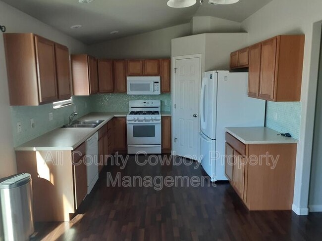 Photo - 1912 River Creek Ct