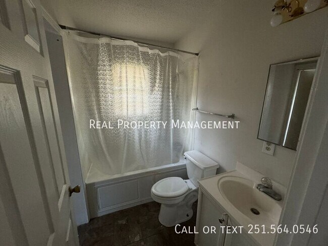 Photo - 503 Freeview Ave