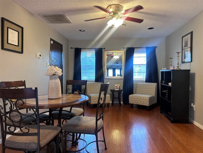 Photo - 5417 Ennis St Unidad 3