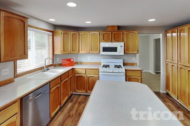 1704 NE 16th Loop
