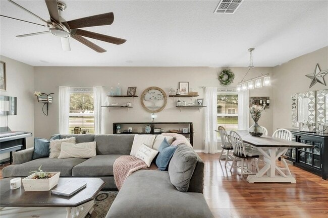Photo - 318 Clydesdale Cir