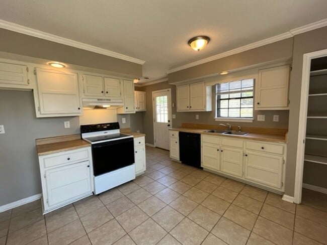 Photo - Renovated 3 Bedroom 2 Bath Home for Rent!!