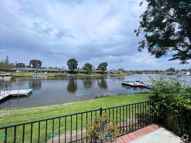 Building Photo - Lakefront 3 Bedroom in San Marcos with a Dock Rental