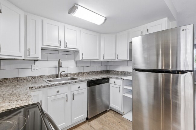 Photo - 10760 W 8th Ave Unidad 4