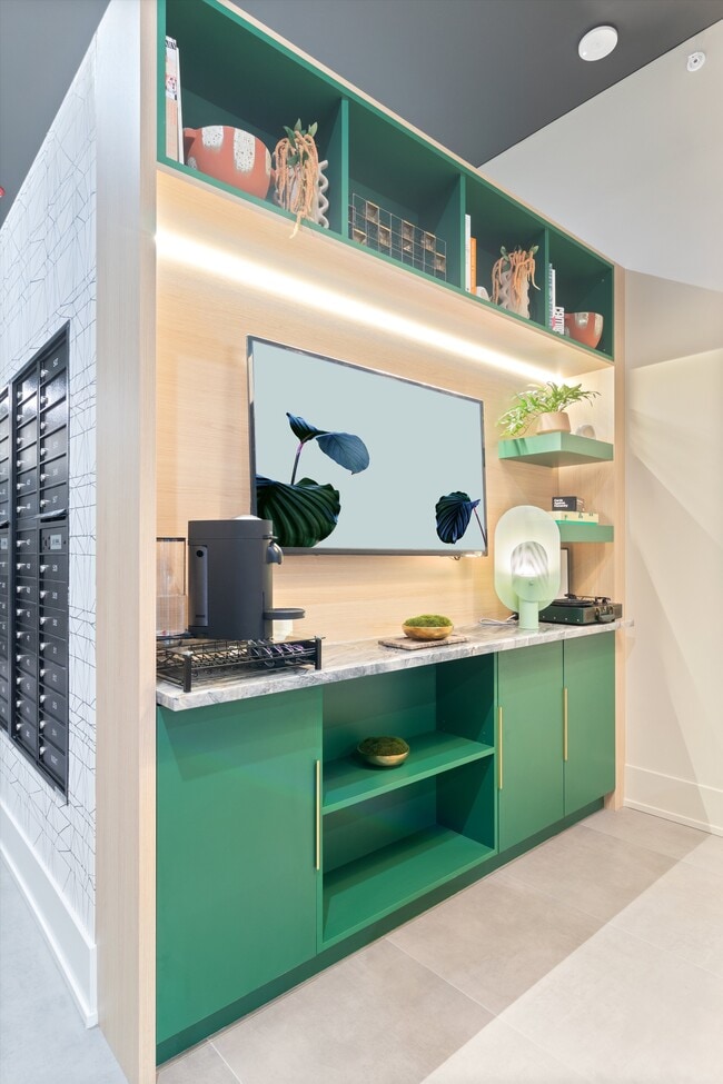 Building Photo - 4513 North Clark,-301 Unit 301