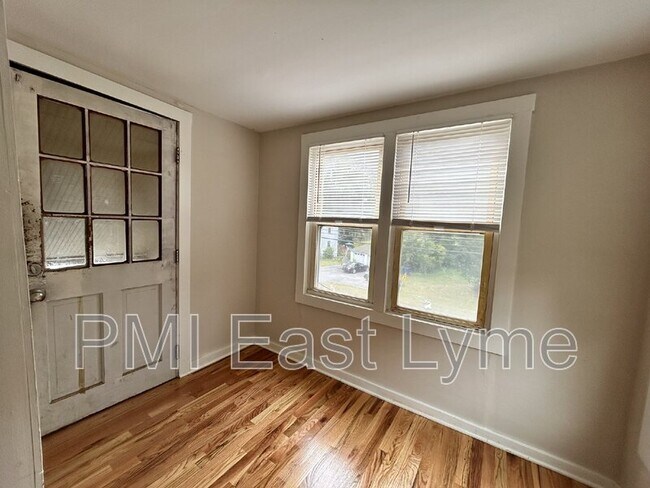 Photo - 332 Brick Top Rd Unit Apt. 3