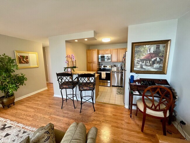 Photo - 2626 N Lakeview Ave