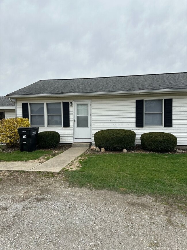 Building Photo - 3955-3965 N Meadow Ridge Dr Unit 3955