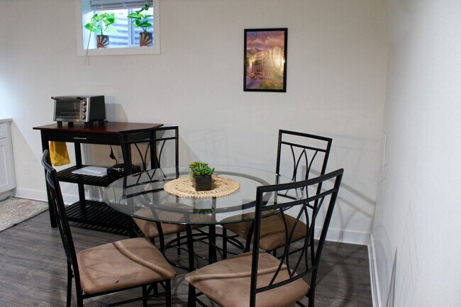 Photo - 535 Perry St Unit 1/2