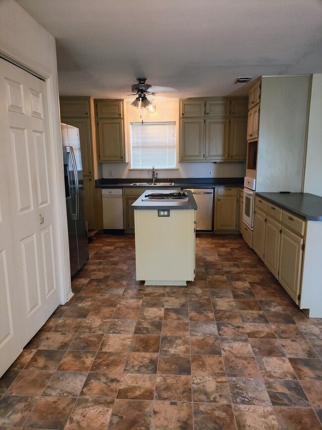 Photo - 128 Moyer Ln