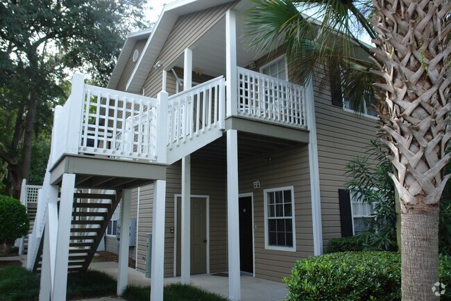 Lake Crossing Apartments
