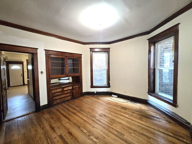 Photo - 6339 S Eberhart Ave Unit 1