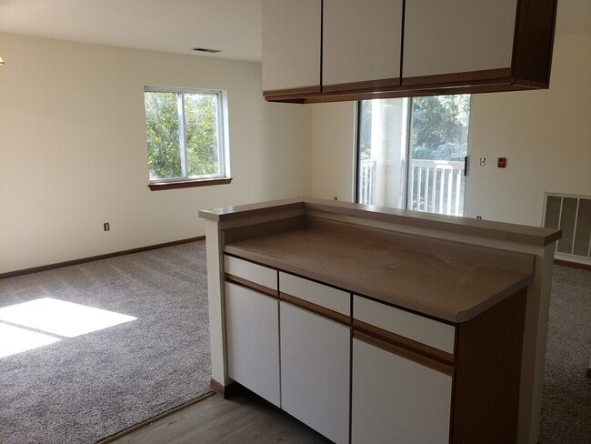 Photo - 934 Rockefeller Ln