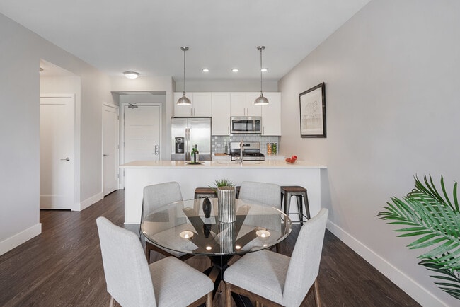 Photo - 101 W Liberty St