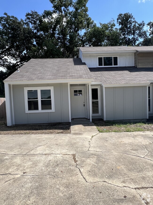 Building Photo - 737 Gold Nugget Trail Rental