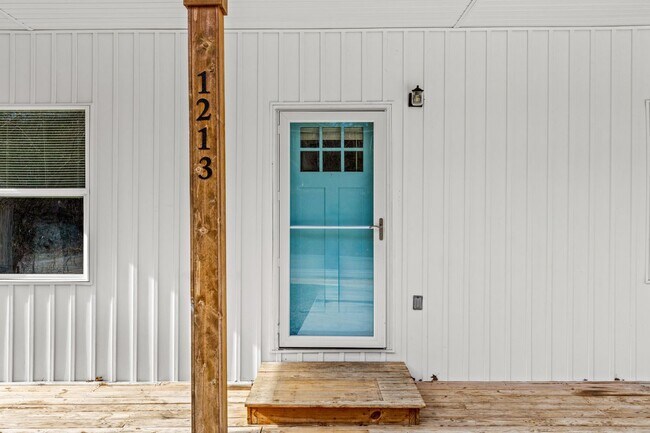 Photo - 1213 N Chamberlain Ave