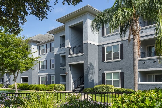 Building Photo - Mandalay At Shadow Lake Rental