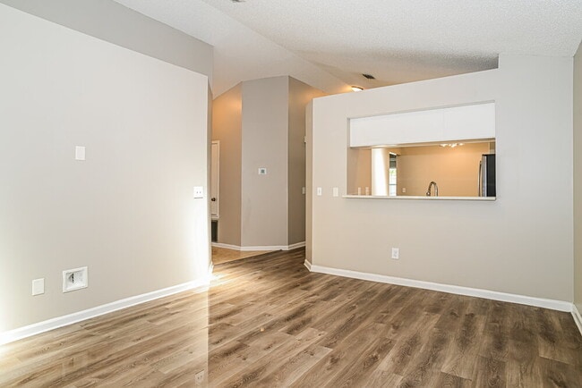 Photo - 8790 Townsquare Dr S