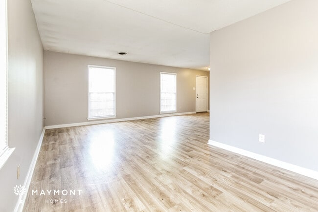 Photo - 1166 Bassett Dr