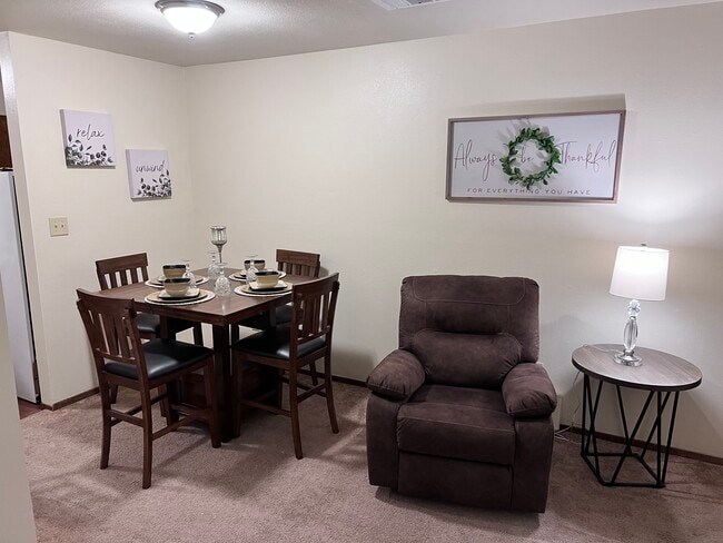 Dining room - 2640 Fairway Dr Unit C
