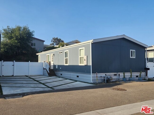 Building Photo - 30473 Mulholland Hwy