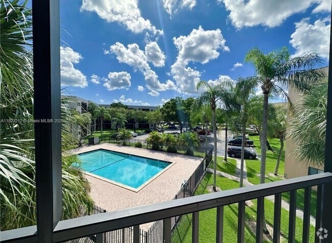 Building Photo - 8700 SW 133rd Avenue Rd Unit 312 Rental
