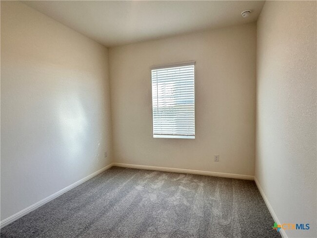 Photo - 124 Parrigin Cv