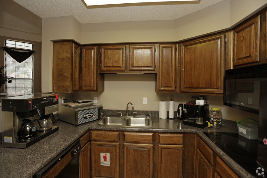 Three Lakes Apartments For Rent in Overland Park, KS