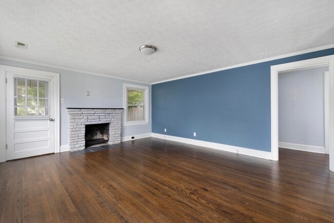 Photo - 314 Crossway Rd